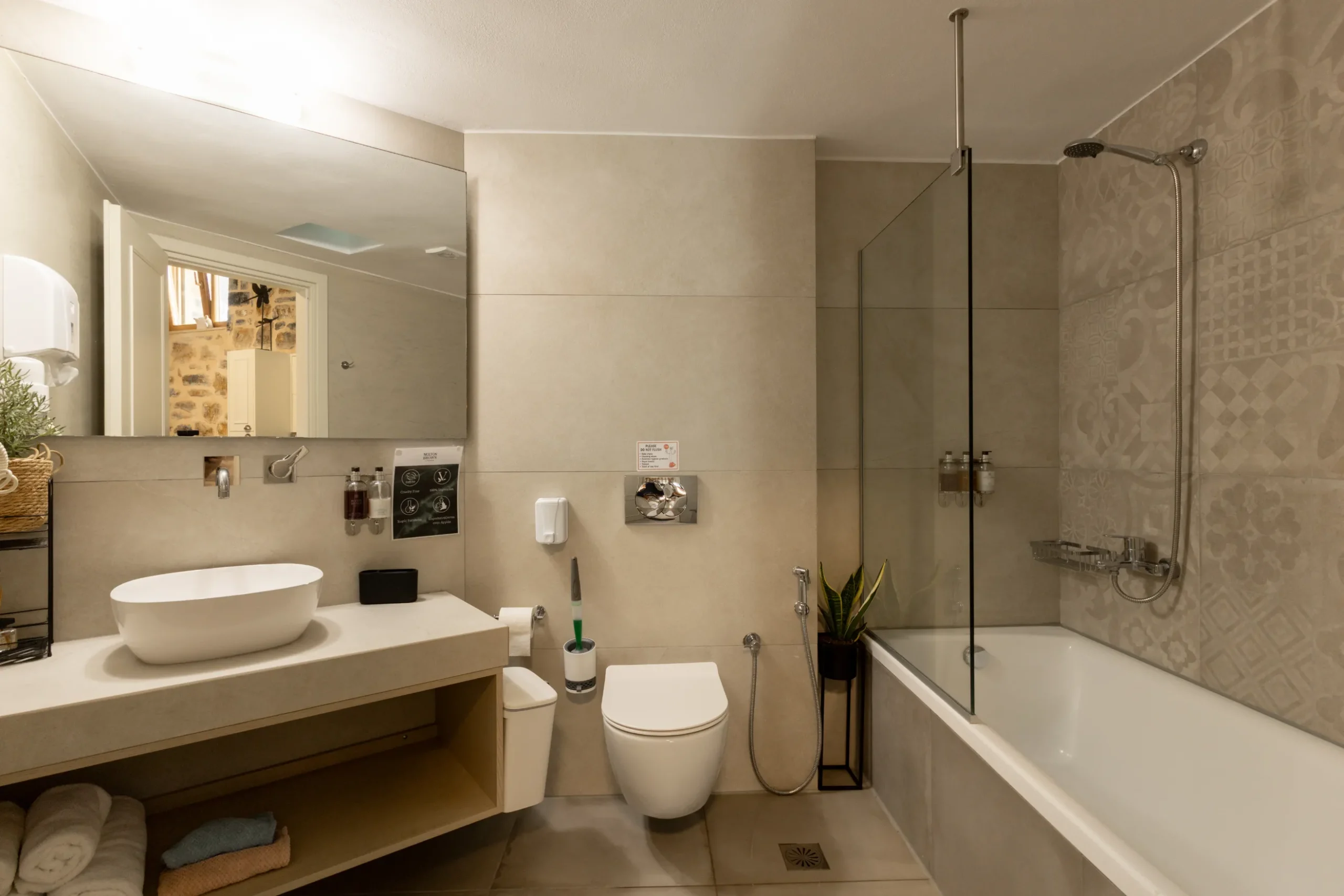 Interior bathroom of Palio Damnoni family villa